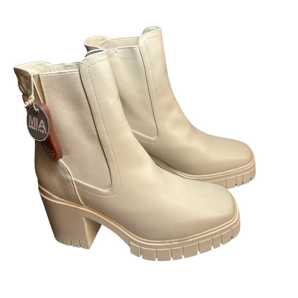 MIA Women's Cream Ankle Boots - Picture 1 of 10